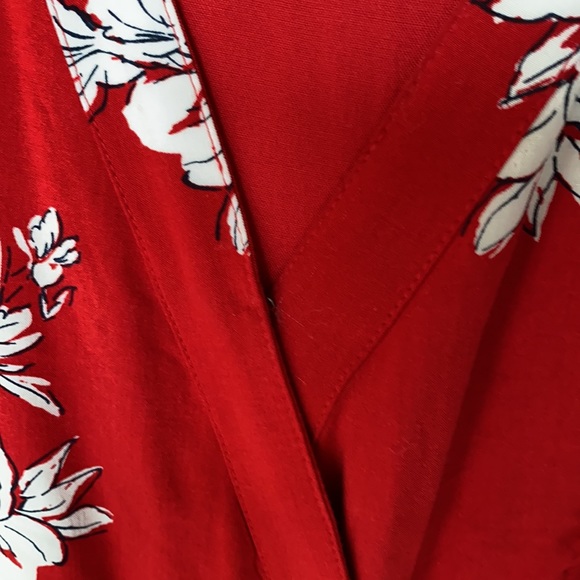 Super cute long sleeve floral romper - Picture 7 of 10